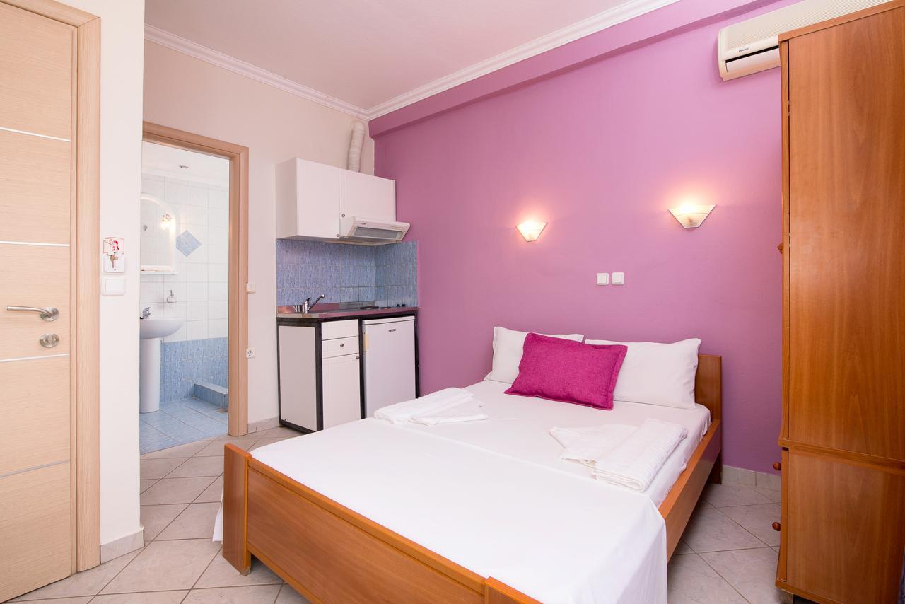 Villa Oasis يميناريا المظهر الخارجي الصورة
