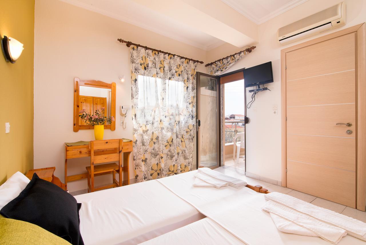 Villa Oasis يميناريا المظهر الخارجي الصورة