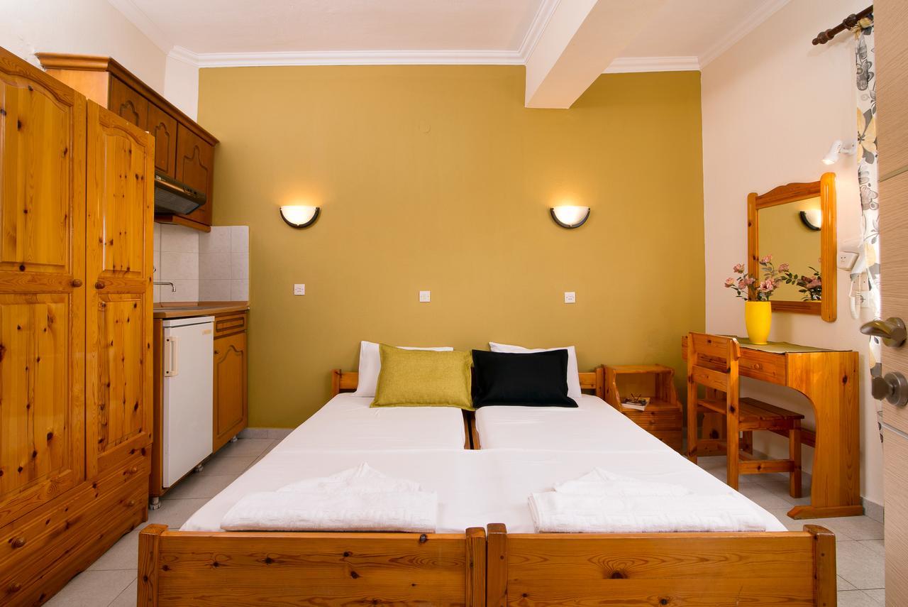 Villa Oasis يميناريا المظهر الخارجي الصورة