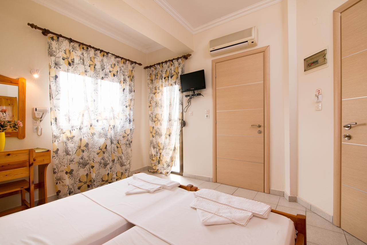 Villa Oasis يميناريا المظهر الخارجي الصورة